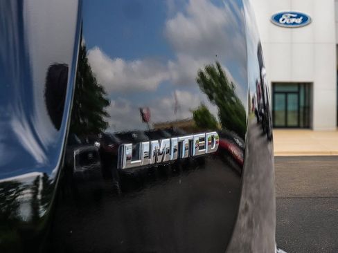 Used 2018 Toyota RAV4 Limited FWD image 11