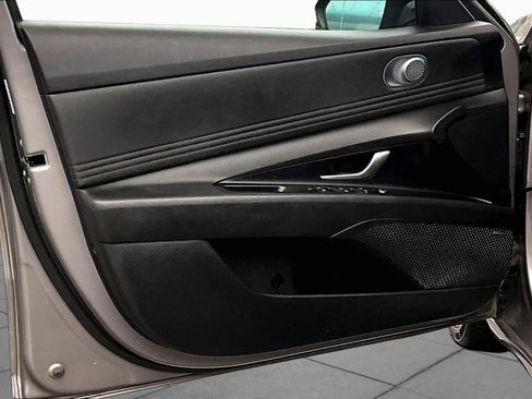 Used 2023 Hyundai Elantra Limited FWD image 22