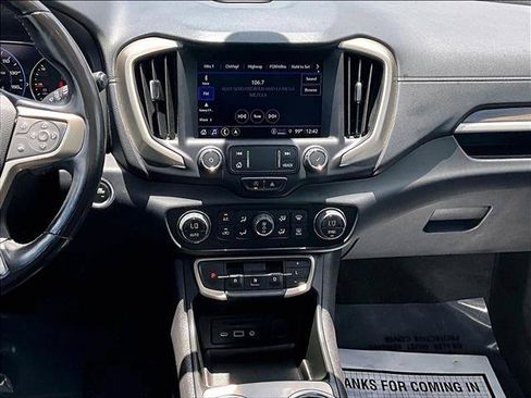 Used 2022 GMC Terrain Denali w/ Denali Premium Package AWD/4WD image 8