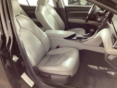 Used 2022 Toyota Camry SE FWD image 20