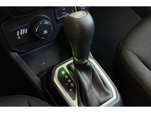 Used 2019 Jeep Renegade Sport w/ Sport Appearance Group AWD/4WD image 23