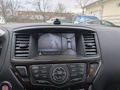 Used 2016 Nissan Pathfinder SL w/ SL Tech Package image 18