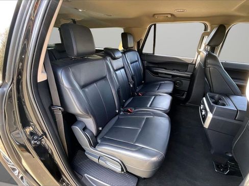 Used 2024 Ford Expedition Max XLT image 25