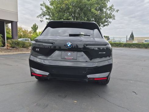 Certified 2024 BMW iX xDrive50 w/ Premium Package AWD/4WD image 7