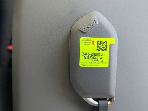 New 2025 Kia K4 LXS image 24