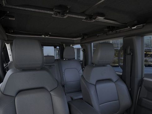 New 2025 Ford Bronco Outer Banks w/ Sasquatch Package image 13