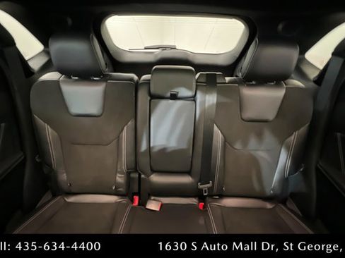 Used 2019 Ford Edge ST image 25