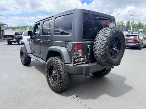 Used 2017 Jeep Wrangler Unlimited Sport AWD/4WD image 3
