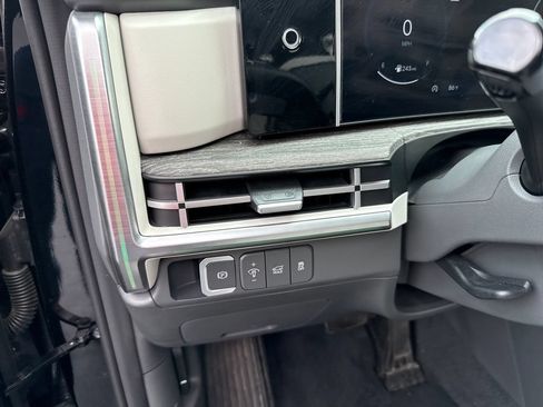 Used 2025 Hyundai Santa Fe Calligraphy AWD/4WD image 16