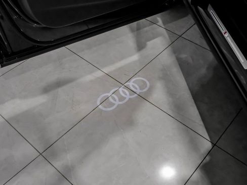 Used 2024 Audi Q5 e Prestige w/ Prestige Package image 52