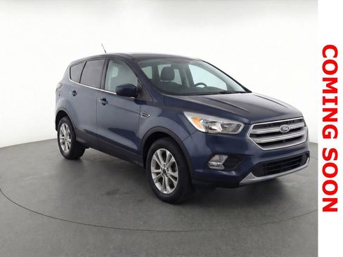 Used 2019 Ford Escape SE image 3