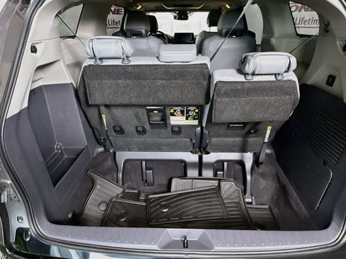 Used 2024 Toyota Sienna Limited AWD/4WD image 29