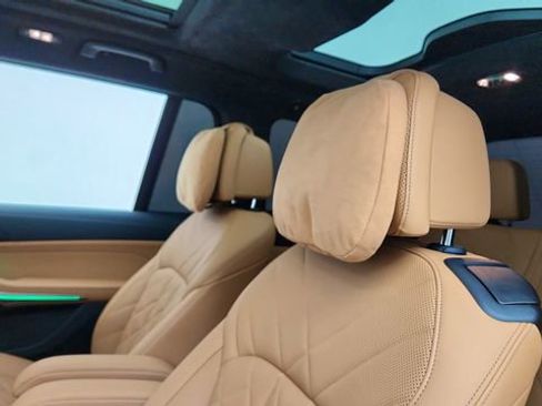 Used 2026 BMW X7 xDrive40i w/ M Sport Package AWD/4WD image 34