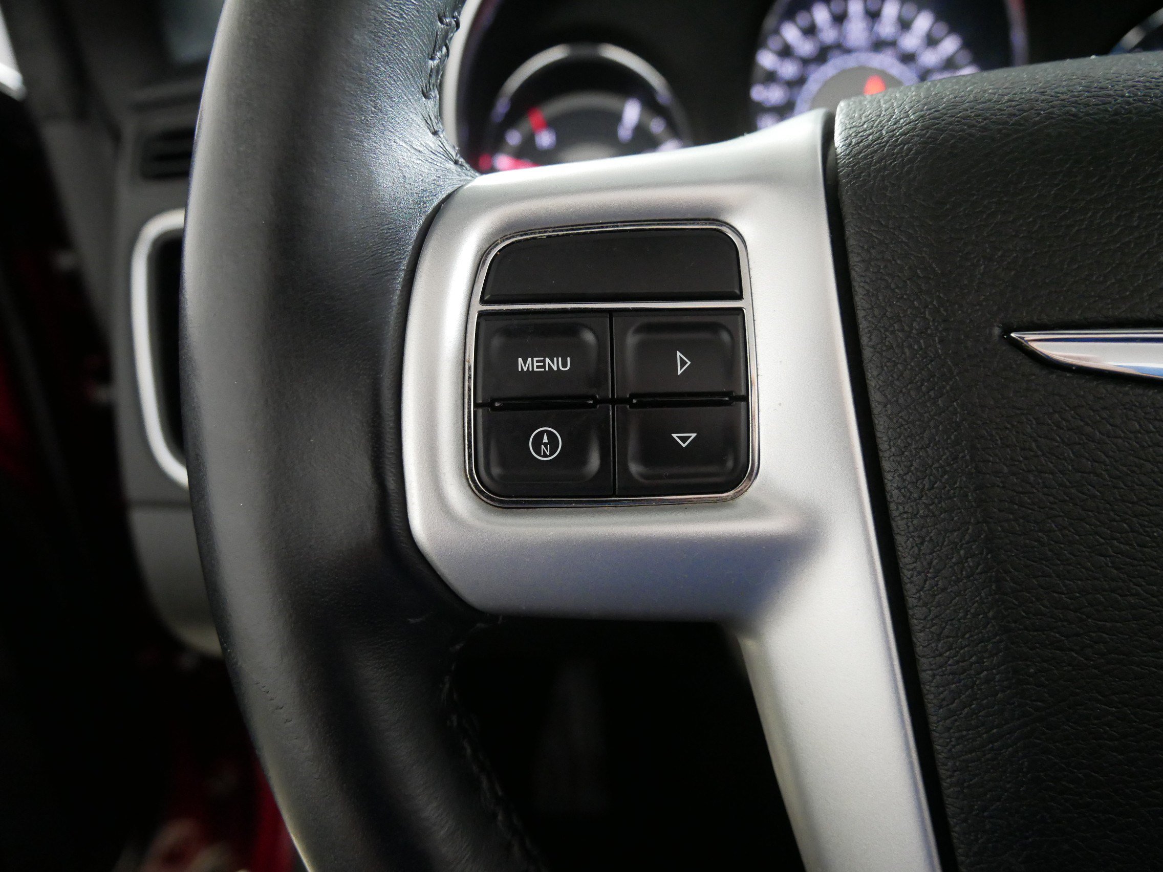 Used 2012 Chrysler 200 Touring FWD image 27