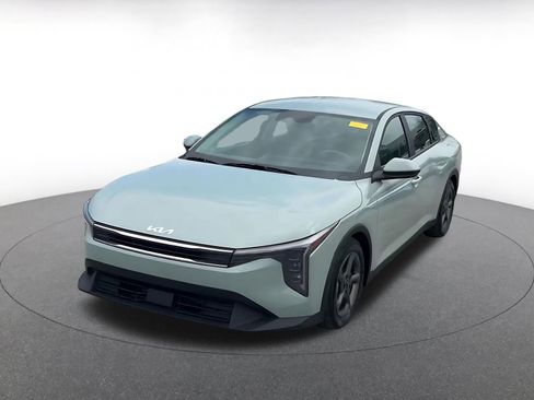 Used 2025 Kia K4 LXS image 7
