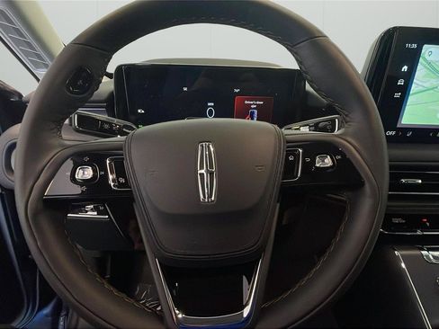 Used 2025 Lincoln Aviator AWD image 17