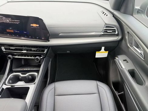 Used 2026 Chevrolet Traverse LT w/ Driver Confidence Package FWD image 14