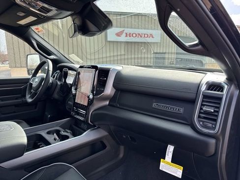New 2026 RAM 3500 Laramie AWD/4WD image 27