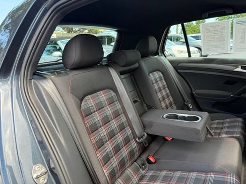 Used 2018 Volkswagen GTI SE FWD image 18
