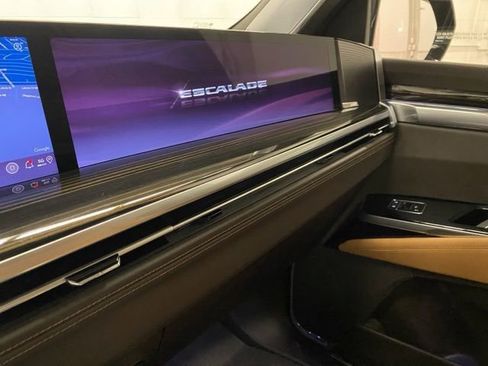 Used 2025 Cadillac Escalade Premium Luxury w/ Touring Package AWD/4WD image 20