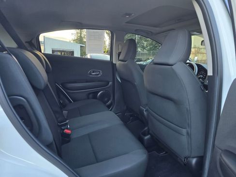 Used 2019 Honda HR-V EX image 9