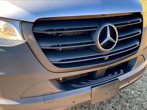 Used 2024 Mercedes-Benz Sprinter 2500 image 26