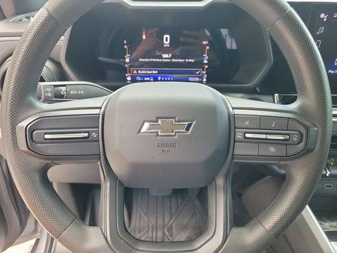 Used 2023 Chevrolet Colorado Trail Boss AWD/4WD image 17