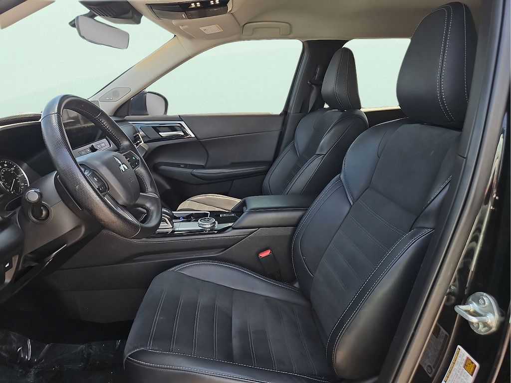 Used 2025 Mitsubishi Outlander SE AWD/4WD image 13