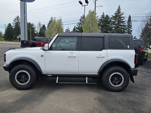 Certified 2022 Ford Bronco Outer Banks w/ Sasquatch Package AWD/4WD image 3