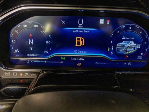 Used 2023 Chevrolet Silverado 1500 LT image 36