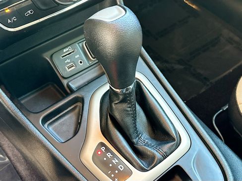 Used 2016 Jeep Cherokee 75th Anniversary image 17