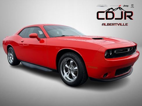 Used 2020 Dodge Challenger SXT image 1