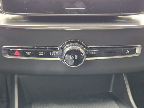 New 2026 Volvo XC90 B6 Plus w/ Protection Package Premier image 20