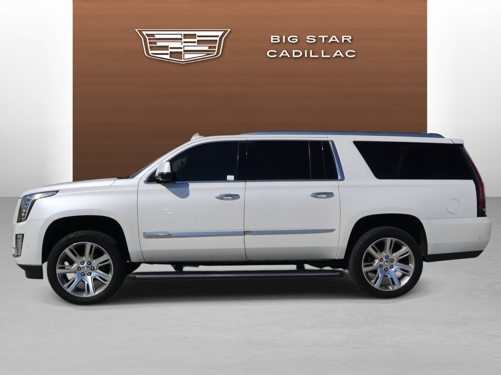 Used 2017 Cadillac Escalade ESV Premium Luxury RWD image 2