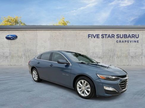 Used 2025 Chevrolet Malibu LT FWD image 2