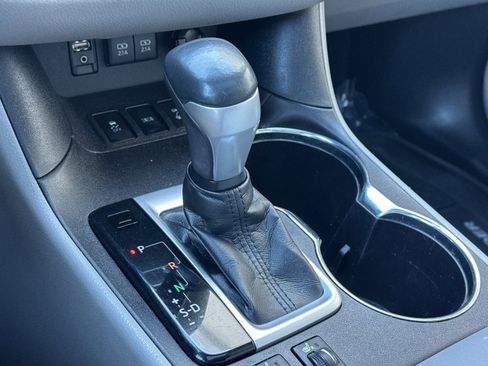 Used 2018 Toyota Highlander XLE image 23