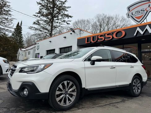 Used 2018 Subaru Outback 3.6R Touring w/ Popular Package #3 image 3
