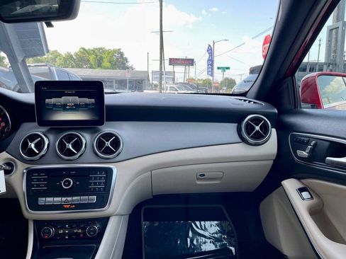 Used 2018 Mercedes-Benz GLA 250 image 32