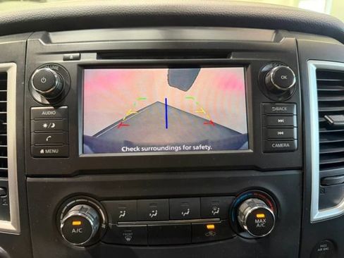 Used 2019 Nissan Titan S image 21