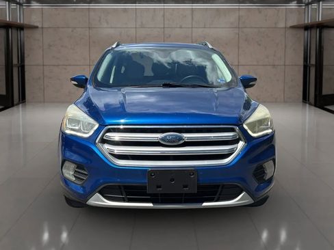 Used 2017 Ford Escape Titanium image 2