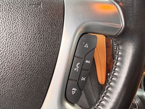 Used 2014 Chevrolet Traverse LT FWD image 25