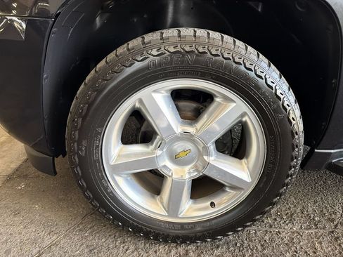 Used 2012 Chevrolet Suburban LTZ AWD/4WD image 33