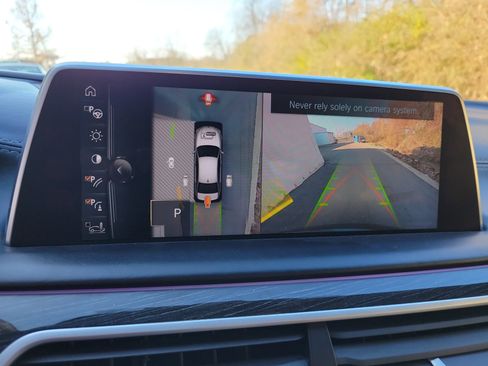 Used 2017 BMW 750i xDrive image 22