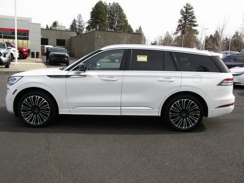 Used 2023 Lincoln Aviator Black Label w/ Dynamic Handling Package image 2
