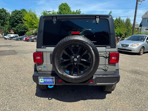 Used 2023 Jeep Wrangler Unlimited Sahara w/ Cold Weather Group AWD/4WD image 4
