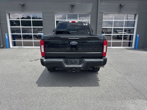 Used 2022 Ford F250 Lariat w/ Black Appearance Package AWD/4WD image 3