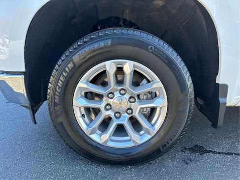 Used 2023 Chevrolet Silverado 1500 LT AWD/4WD image 23