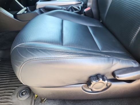 Used 2019 Toyota Tacoma Limited AWD/4WD image 10