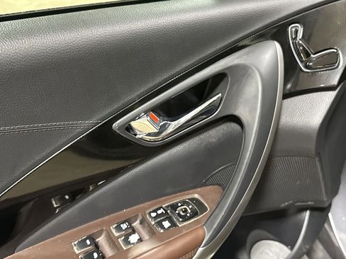 Used 2013 Hyundai Azera FWD image 20