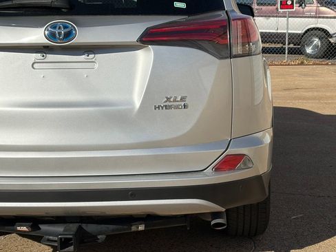 Used 2016 Toyota RAV4 XLE image 16